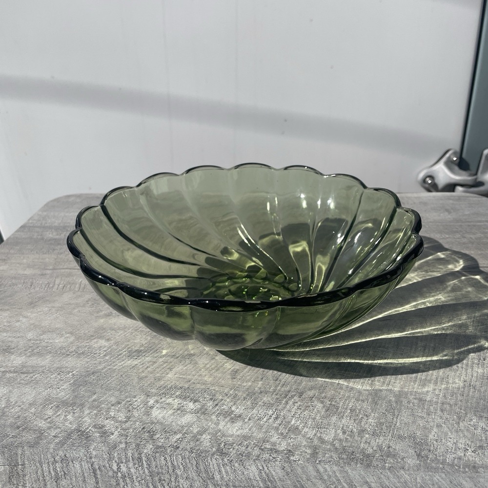 Vintage Hazel Atlas Colonial Swirl/ Capri Seashell Green Serving Bowl